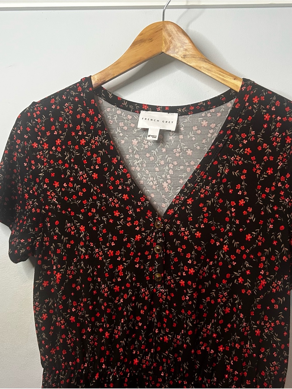 French Grey Black Short-Sleeve Floral V-Neck Minidress - Picture 7 of 7